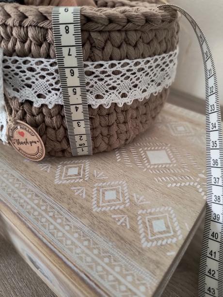 Háčkovaný košík, 