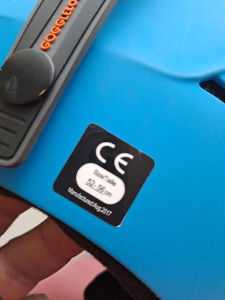 Lyžiarska prilba, s