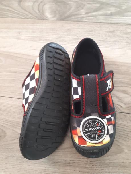 Chlapčenské papučky, 29