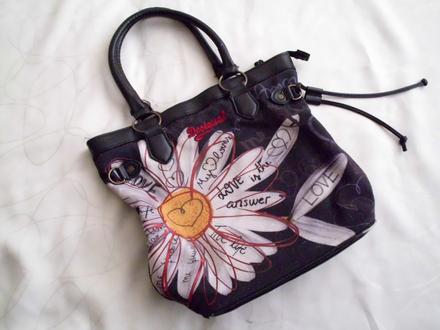 Čierno sivá, desigual