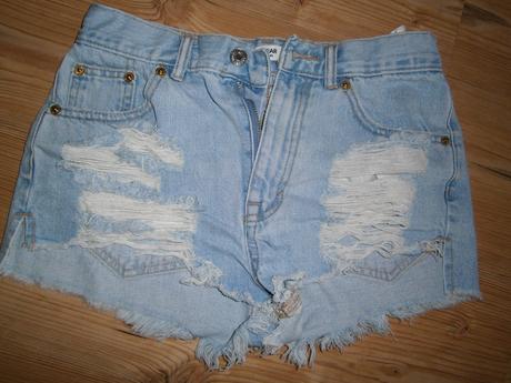 Kraťasy po 3 eur/ks, s