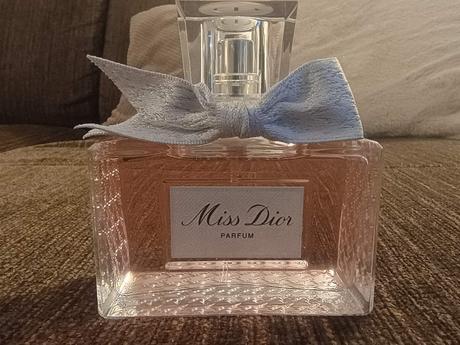 Parfém miss dior,