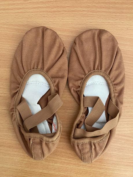 Gymnastické cvičky, 33