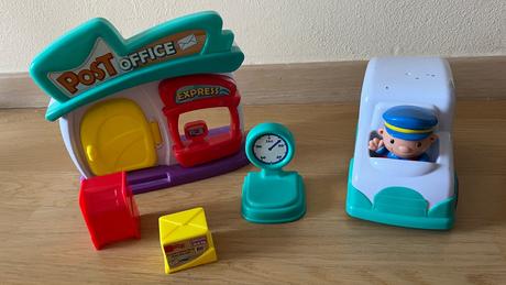 Poštárske auto s príslušenstvom,