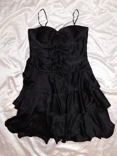 Pekne hodvabne volanikove saty na slavnost, 38