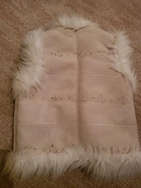 Kožuchová vesta, 86