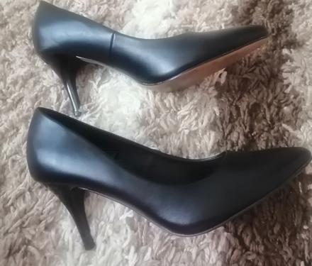 Lodičky nám veliké 37aj 1/2, 38