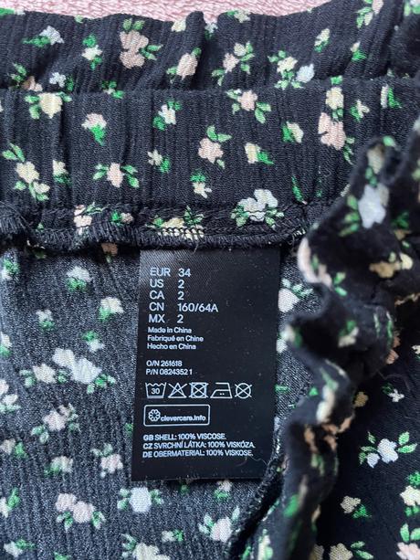 Sukničkové kraťasy., h&m,34