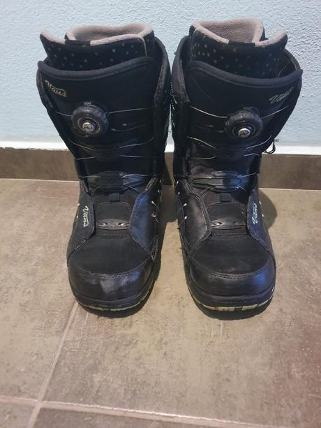 Snowboard boots, 38