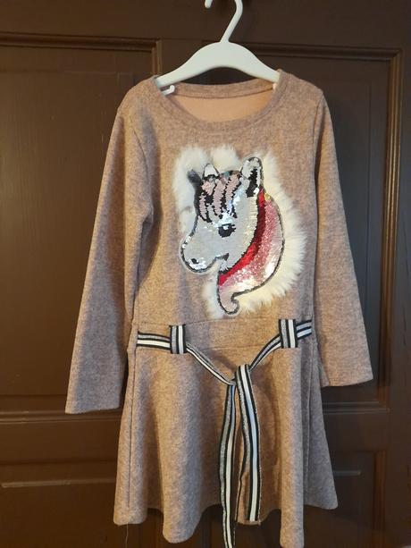 Teple saty s jednorozcom, 128