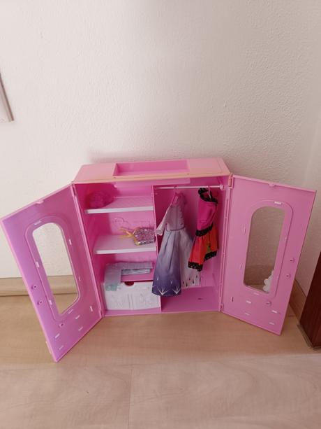 Barbie skrina, 