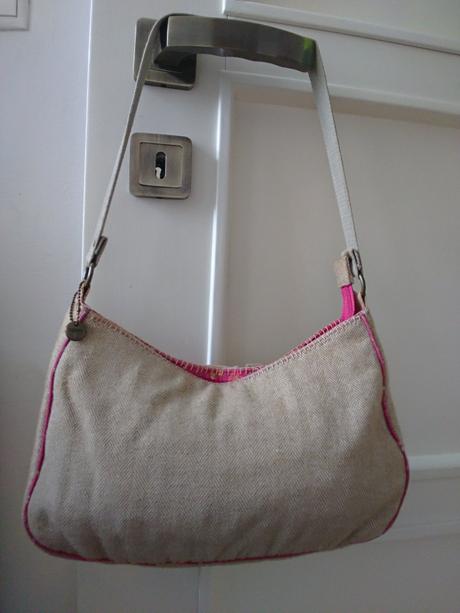 Esprit kabelka, esprit