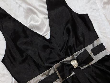 Luxusne velmi pekne saty, 40