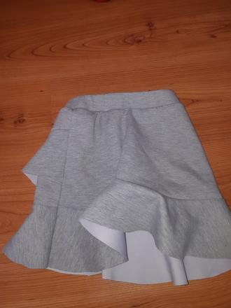 Sukna s volanikom, 128