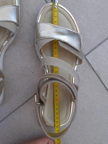 Krásne sandálky primigi, minimálne nosené, primigi,39