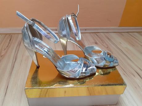 Talianske spoločenské topánky, 38