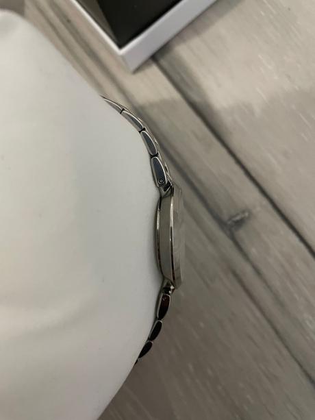 Dámske hodinky jvd, 