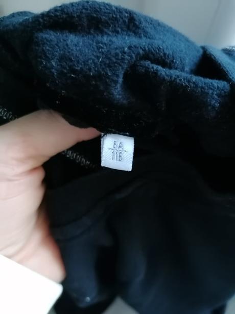 Mikina cierna s kapucnou 110-116, 110