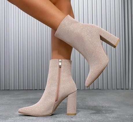 Béžové/slonovinovo-biele/lesklé špicaté čižmy, 39