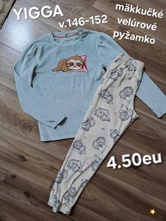 Velúrové pyžamko, 146