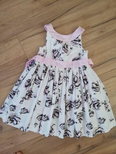 Šaty sviatočné, 104