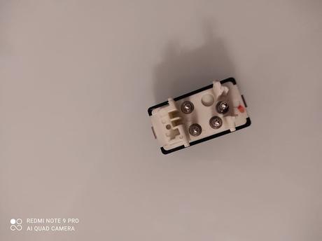 Spínač elektrického otvárania okien, 
