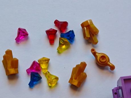 Lego truhlica, diamanty a aladinova lampa,