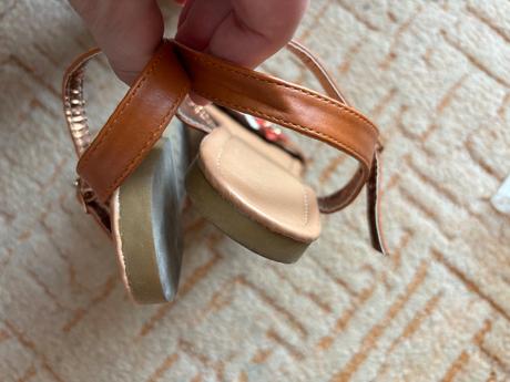 Kvetinové sandálky, 40