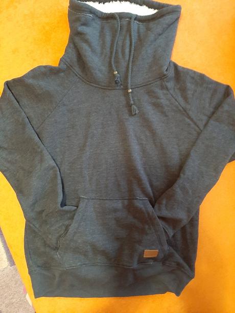 Predám mikinu, s