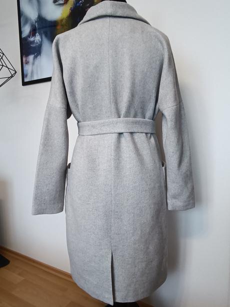 Sivý kabát, gate,m