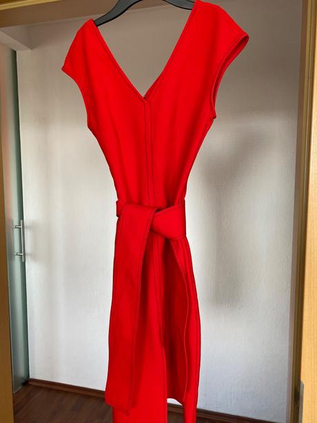 Elegantne  šaty, zara,xs