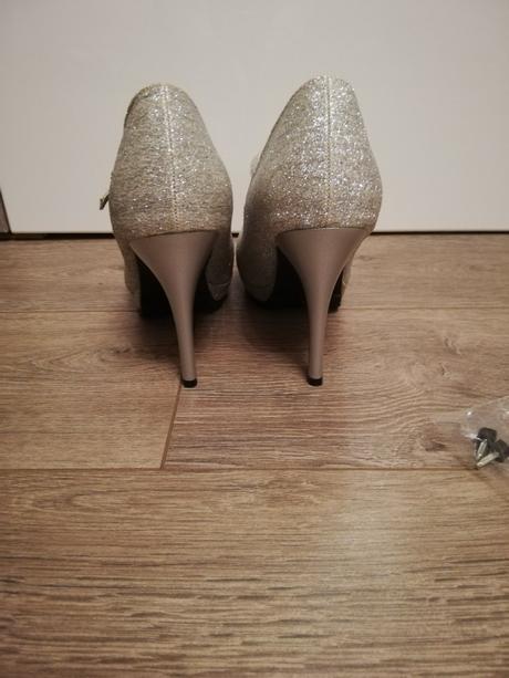 Strieborné, pohodlné lodičky, 36