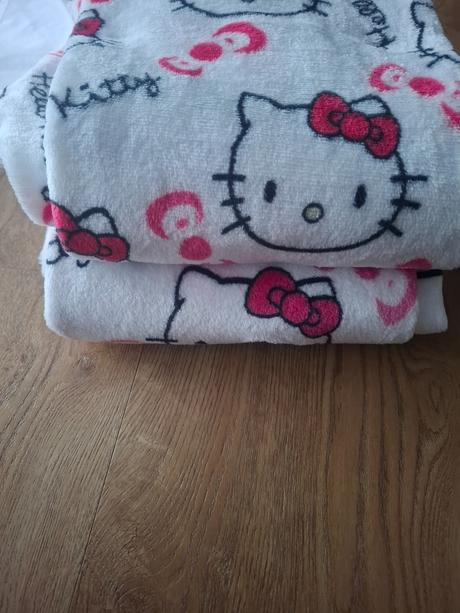 Hello kitty, s