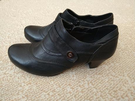 Kotnikove topánočky, 39