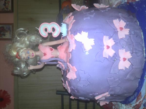 Chcem sa pochváliť, urobila som tortu. Čo hovoríte?