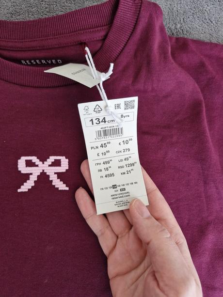 Tricko, reserved,140