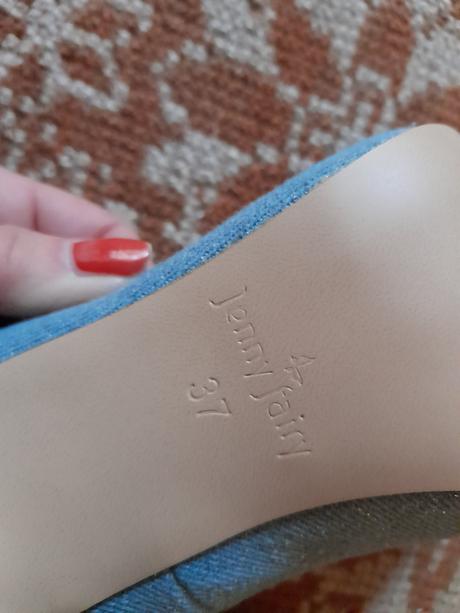 Krásne lodičky, 37