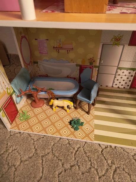 Veľký drevený domček pre bábiky, 