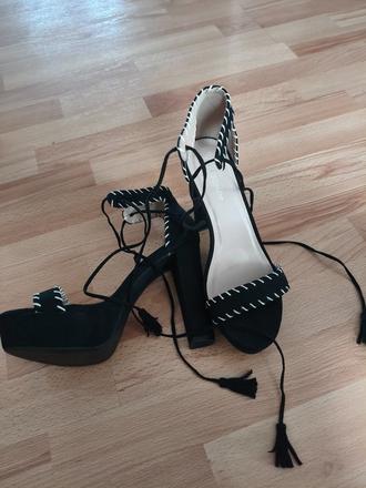 Sandalky, 39
