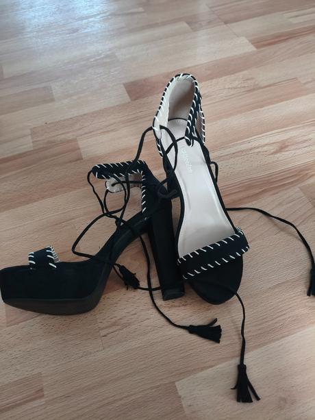 Sandalky, 39