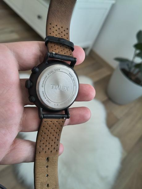 Timex kožené kvalitné hodinky,