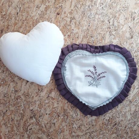 Dekoračný vankúšik v tvare srdca,