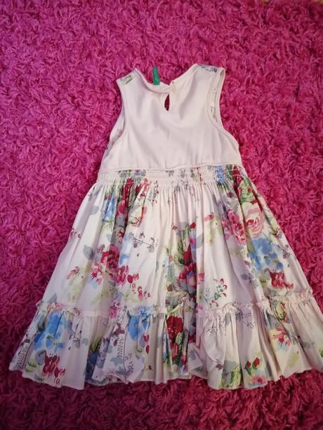 Nádherné šatičky, benetton,86