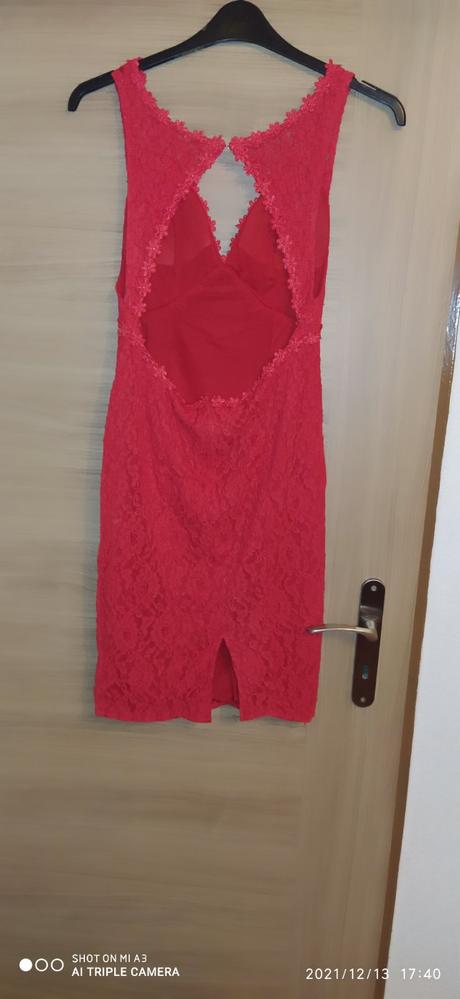 Červená čipkované zvodné šaty, s