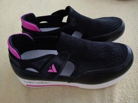 Smrncove tenisky, 33