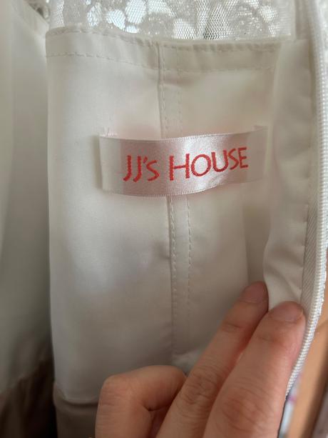 Krásny svadobný šaty, l