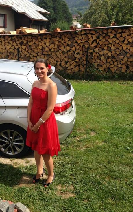 Červené šaty 38, 38