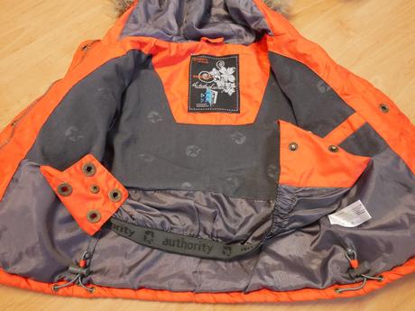 Červená vetrovka authority, authority,98
