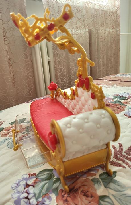 Posteľ/pohovka pre bábiku apple white, 