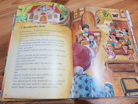 Kniha o škriatkoch 125 strán top nový stav, 